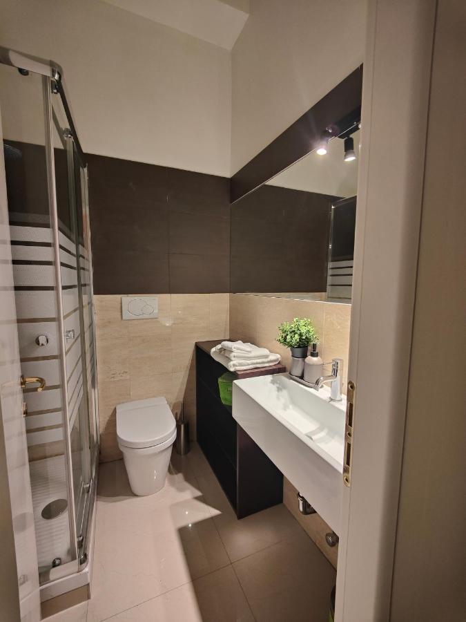 Designed Pop Apartment 2 Bedrooms, 2 Baths In Milan Center - Wifi, Ac, Steps From Subway M1 And M2, Central Station And Airport Connected Kültér fotó